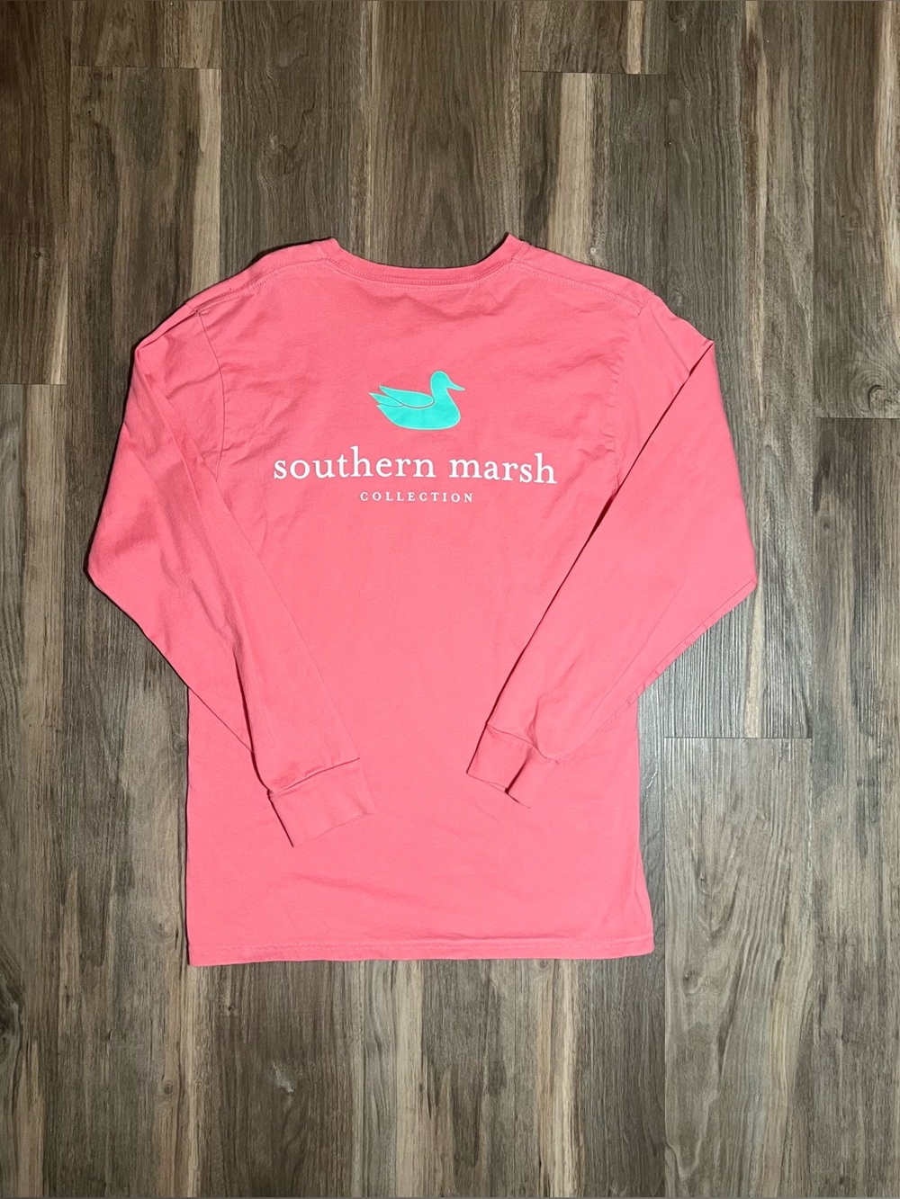 Southern Marsh Women’s Medium Pink Long Sleeve Graphic Logo Cotton Shirt